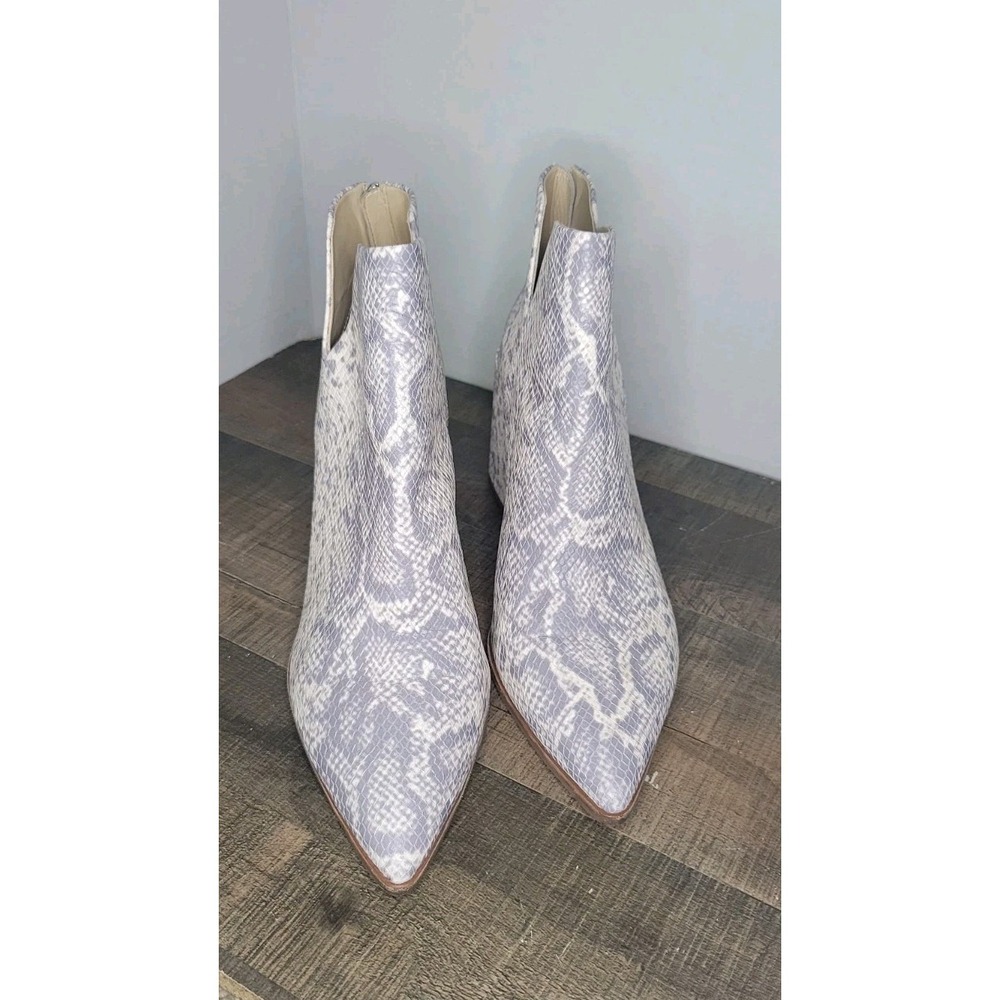 Vince Camuto Snakeskin Booties Zip Back Size 12 Jestama - Picture 2 of 9